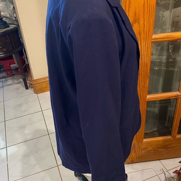Light weight blazer by Sag Harbor color navy size 8petite 100% polyester - Picture 8 of 8